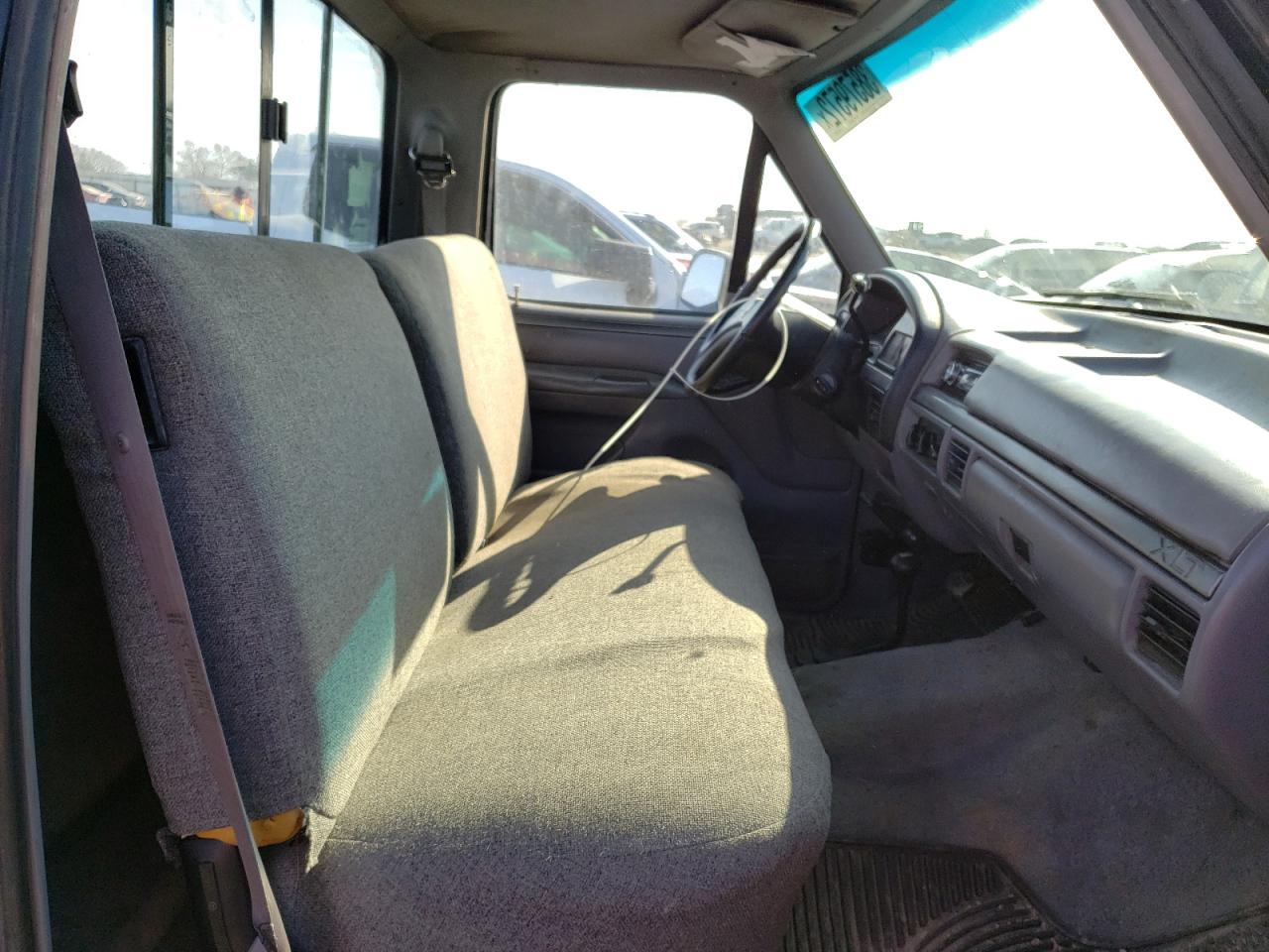 Photo 5 from auction – 1995 FORD F250 with VIN 1FTHF26F7SNA31793