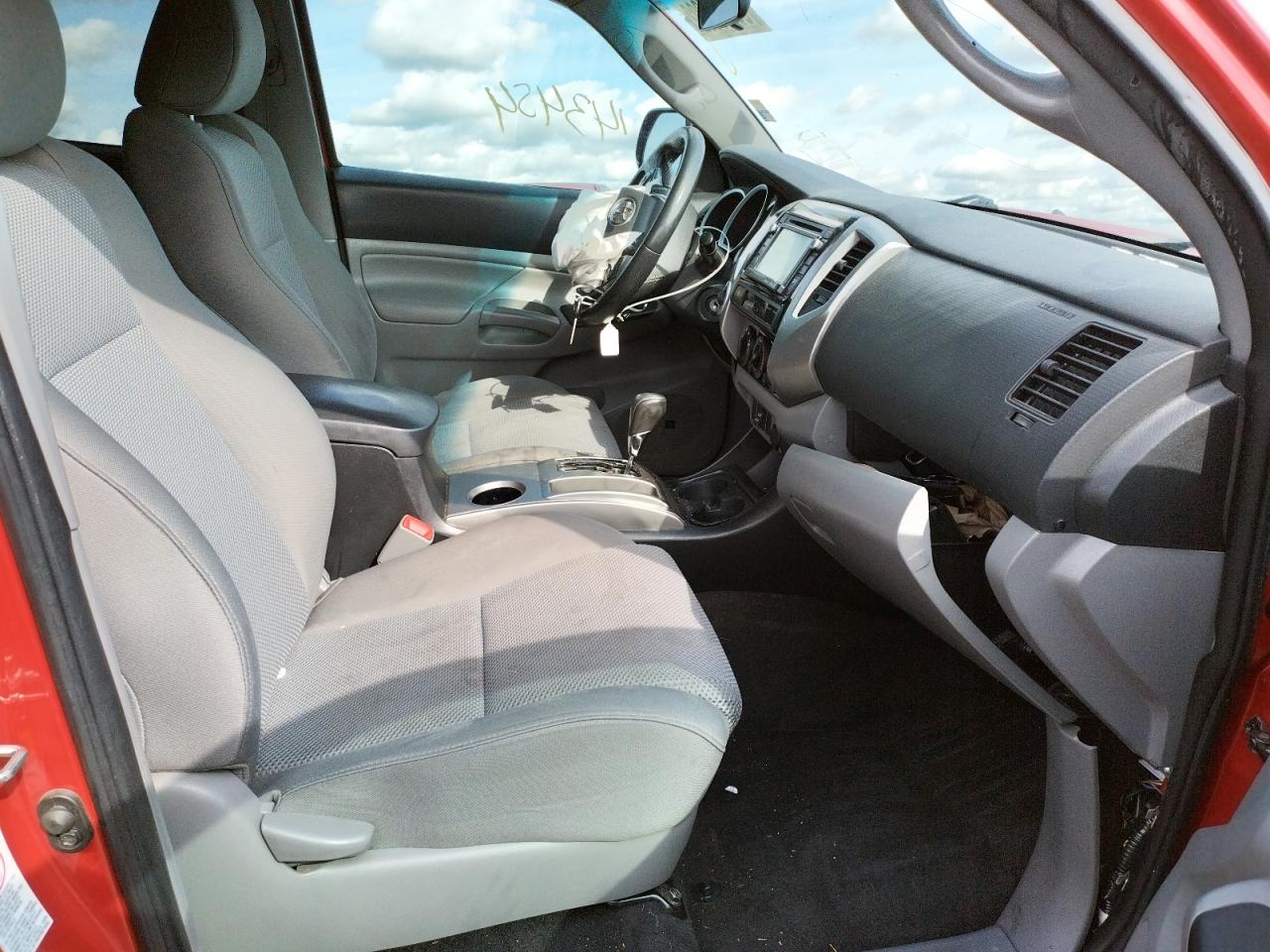 Photo 5 from auction – 2014 TOYOTA TACOMA DOU with VIN 3TMLU4EN9EM151887