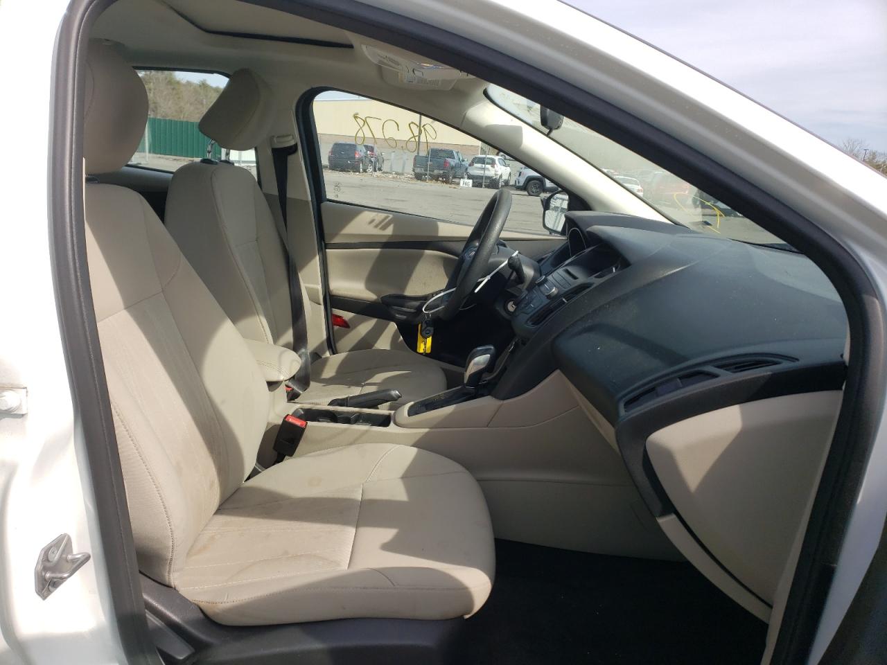Photo 5 from auction – 2015 FORD FOCUS SE with VIN 1FADP3K27FL328932