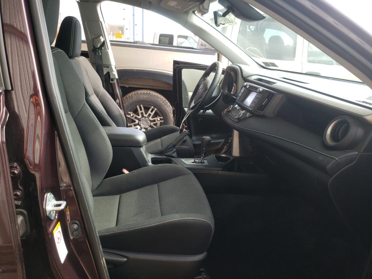 Photo 5 from auction – 2018 TOYOTA RAV4 ADVEN with VIN 2T3RFREV9JW842766