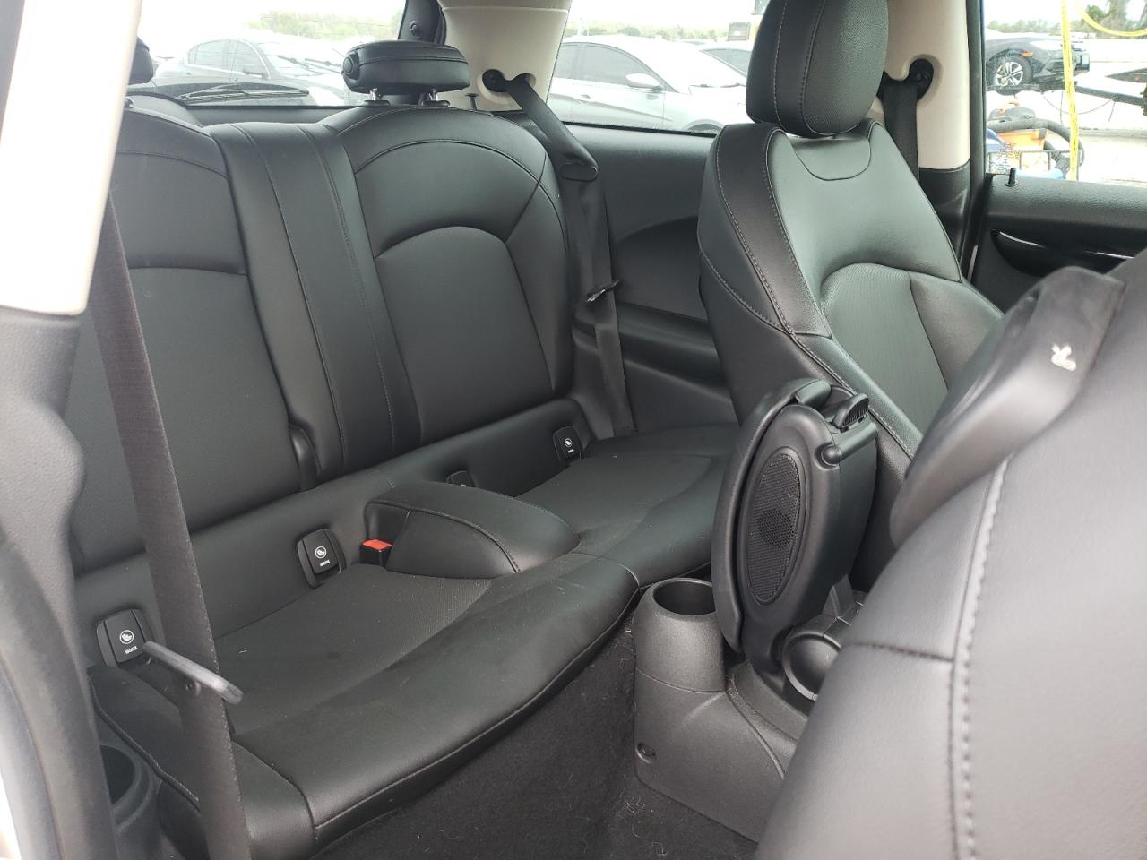 Photo 6 from auction – 2016 MINI COOPER S with VIN WMWXP7C55G2C60984