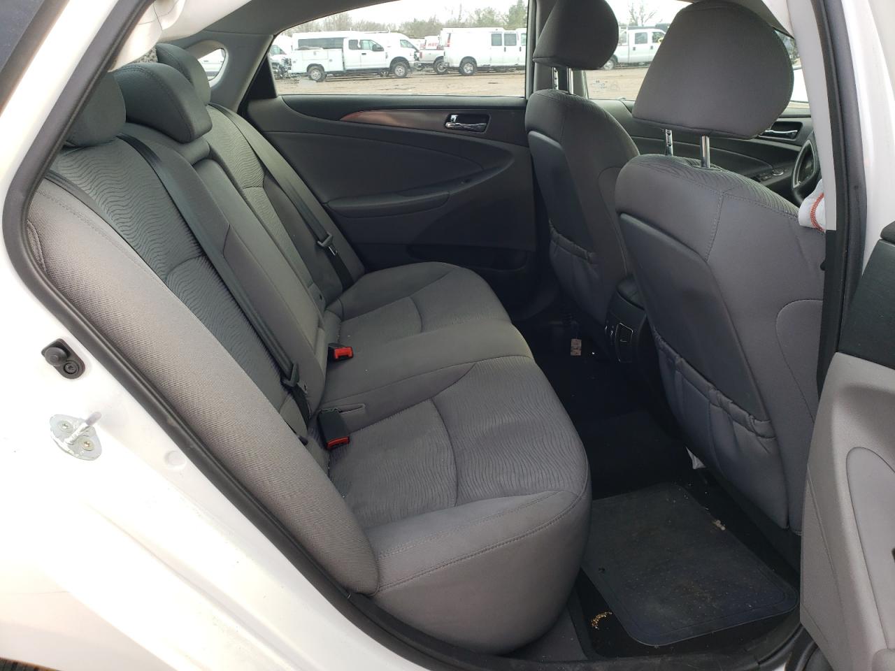 Photo 6 from auction – 2012 HYUNDAI SONATA HYB with VIN KMHEC4A49CA034518