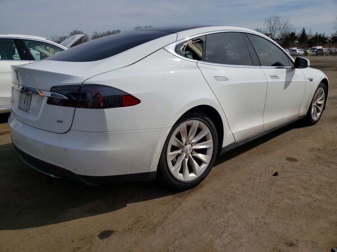 Photo 4 from auction – 2014 TESLA MODEL S with VIN 5YJSA1H11EFP34759