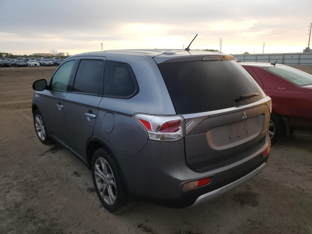 Photo 3 from auction – 2015 MITSUBISHI OUTLANDER with VIN JA4AD3A37FZ009120