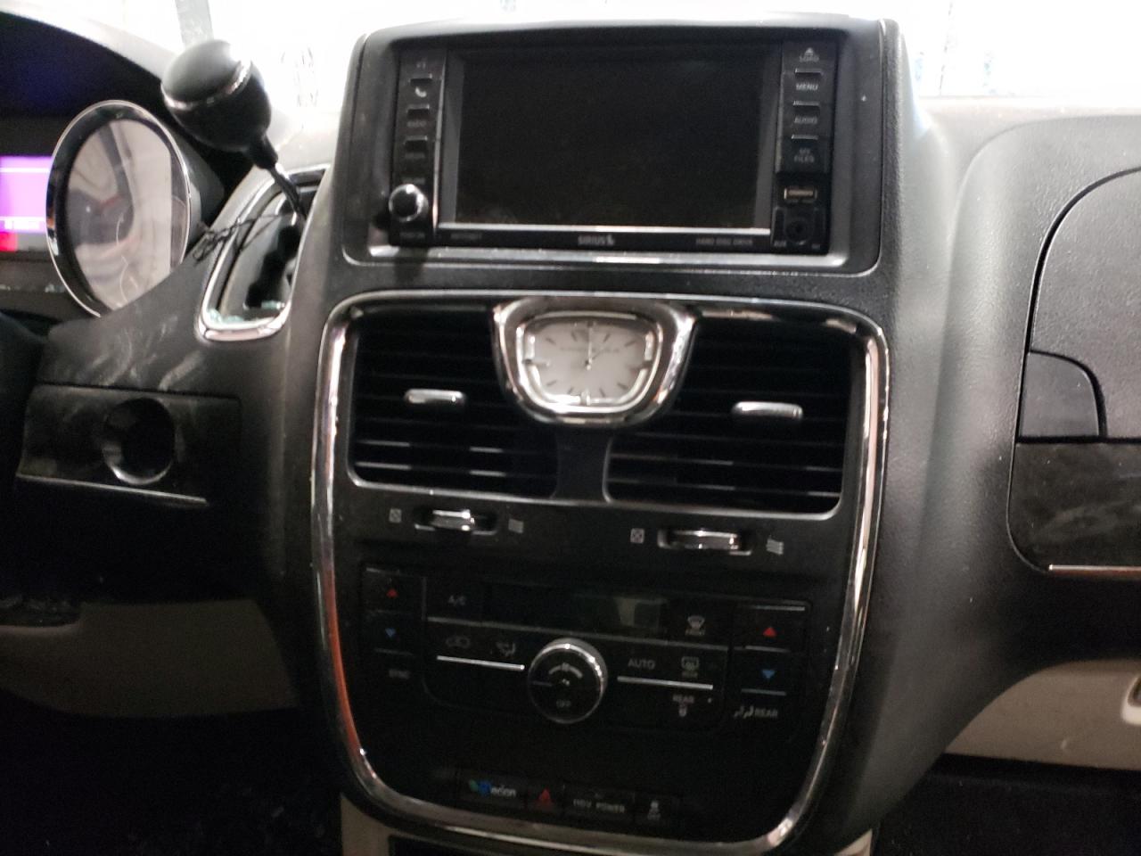 Photo 9 from auction – 2012 CHRYSLER TOWN & COU with VIN 2C4RC1BG5CR116447