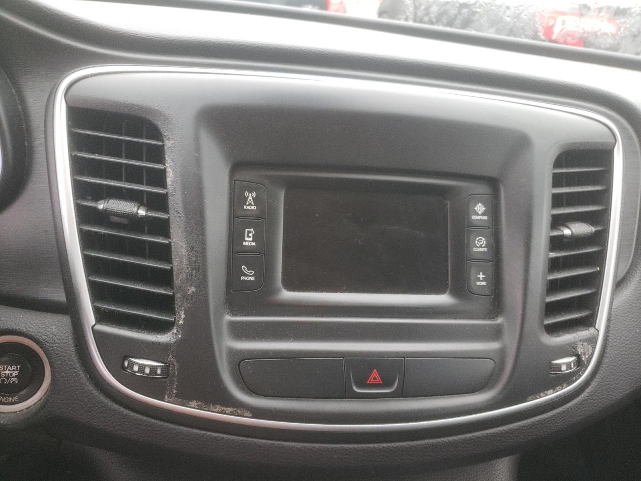 Photo 9 from auction – 2015 CHRYSLER 200 LIMITE with VIN 1C3CCCAB9FN552683