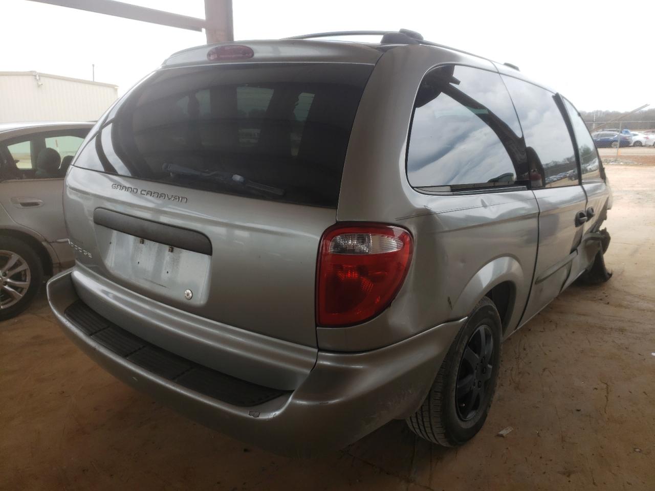 Photo 4 from auction – 2004 DODGE CARAVAN with VIN 1D4GP24R74B548086