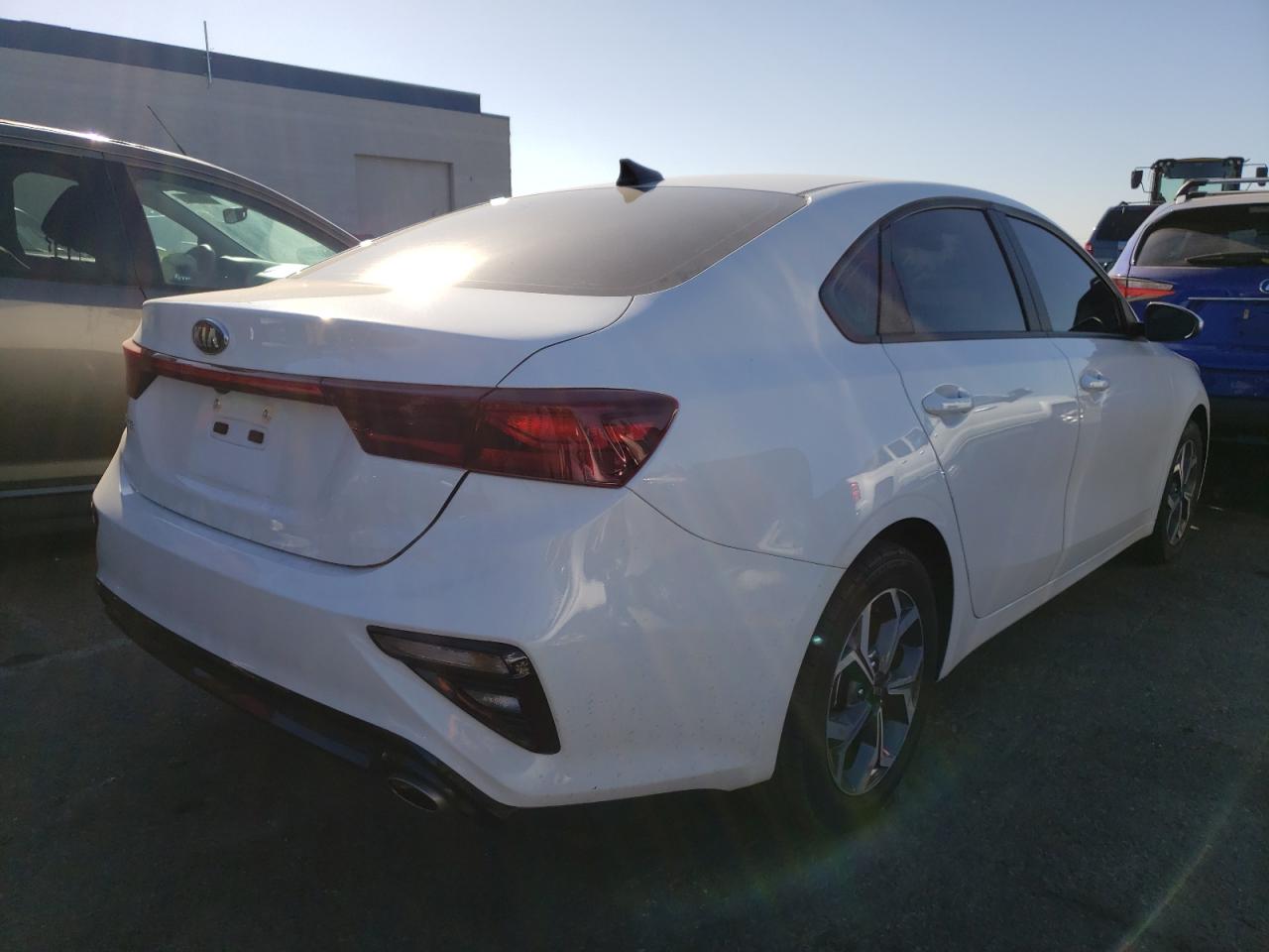 Photo 4 from auction – 2021 KIA FORTE FE with VIN 3KPF24AD5ME332316