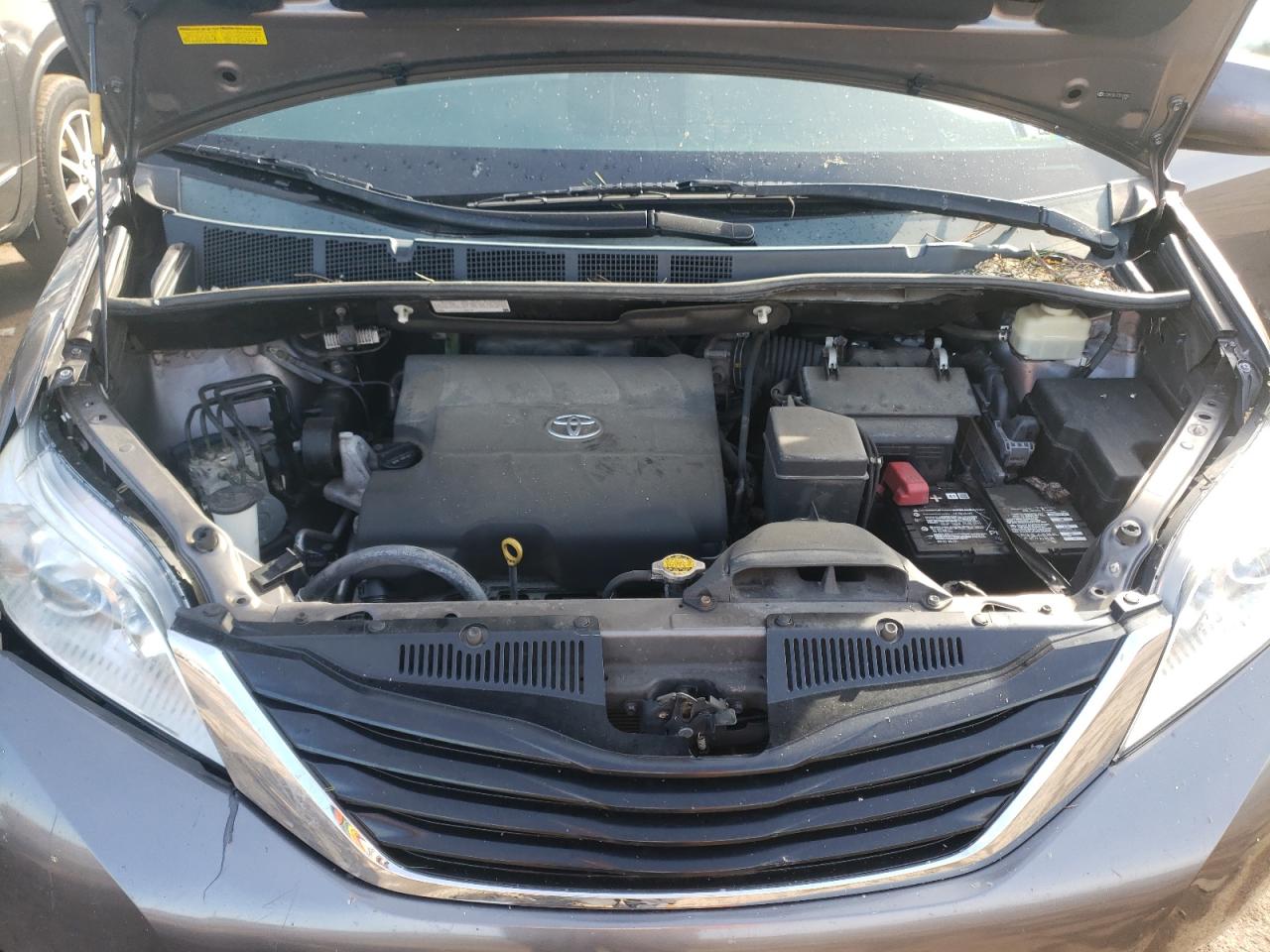 Photo 7 from auction – 2014 TOYOTA SIENNA LE with VIN 5TDKK3DC7ES519060