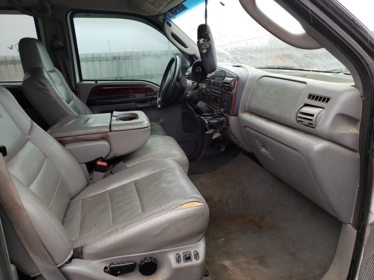 Photo 5 from auction – 2005 FORD F250 SUPER with VIN 1FTSW20P65EC10922
