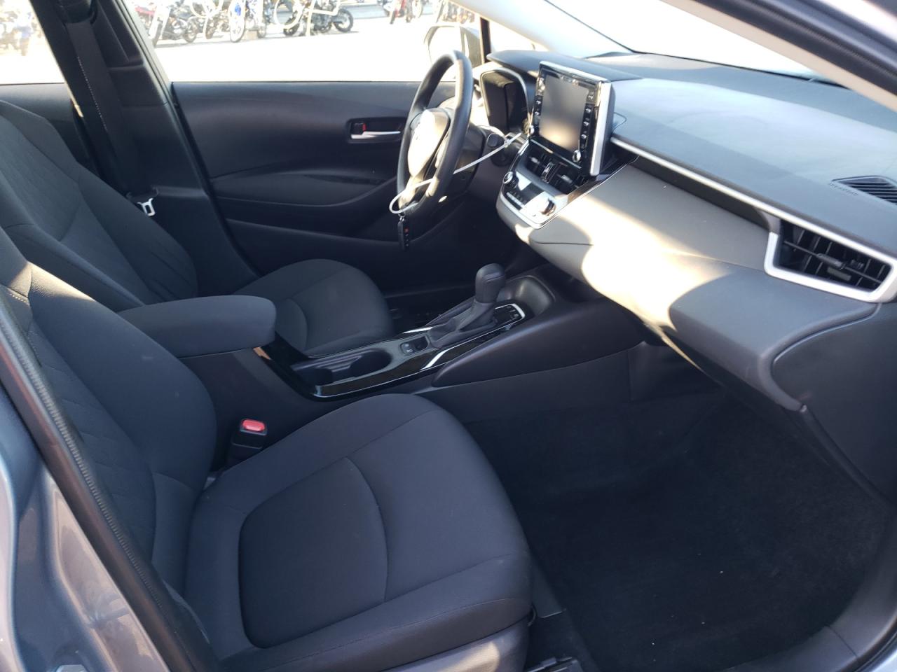 Photo 5 from auction – 2020 TOYOTA COROLLA LE with VIN JTDEBRBE6LJ017087