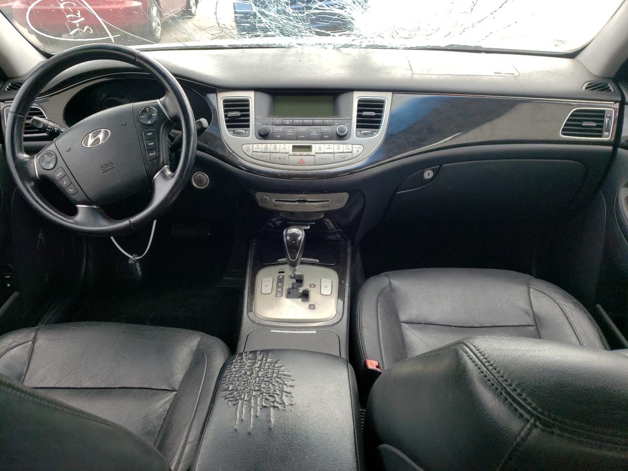 Photo 9 from auction – 2013 HYUNDAI GENESIS 3. with VIN KMHGC4DDXDU242587