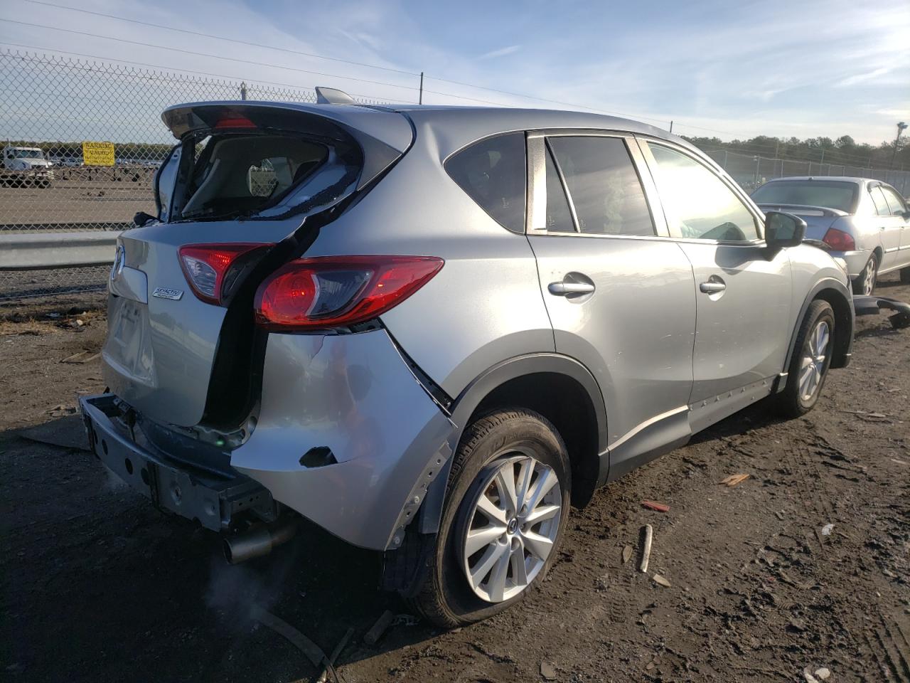 Photo 4 from auction – 2014 MAZDA CX-5 TOURI with VIN JM3KE4CY2E0367323