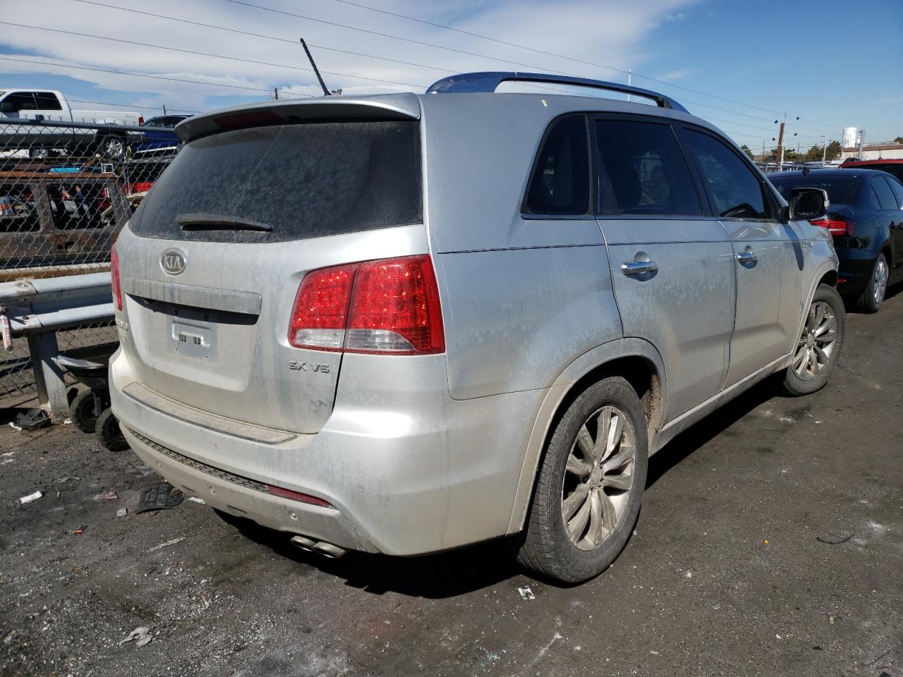 Photo 4 from auction – 2012 KIA SORENTO SX with VIN 5XYKW4A29CG189373