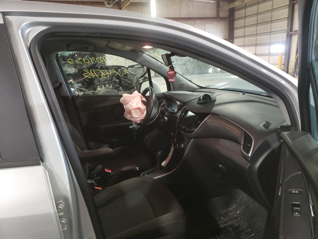 Photo 5 from auction – 2018 CHEVROLET TRAX LS with VIN KL7CJKSB9JB723174