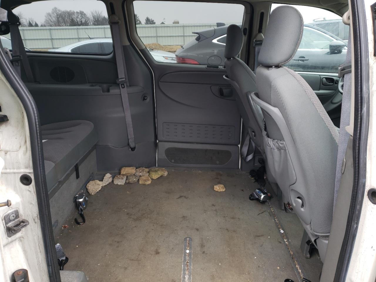 Photo 6 from auction – 2007 CHRYSLER TOWN & COU with VIN 2A4GP44RX7R236336