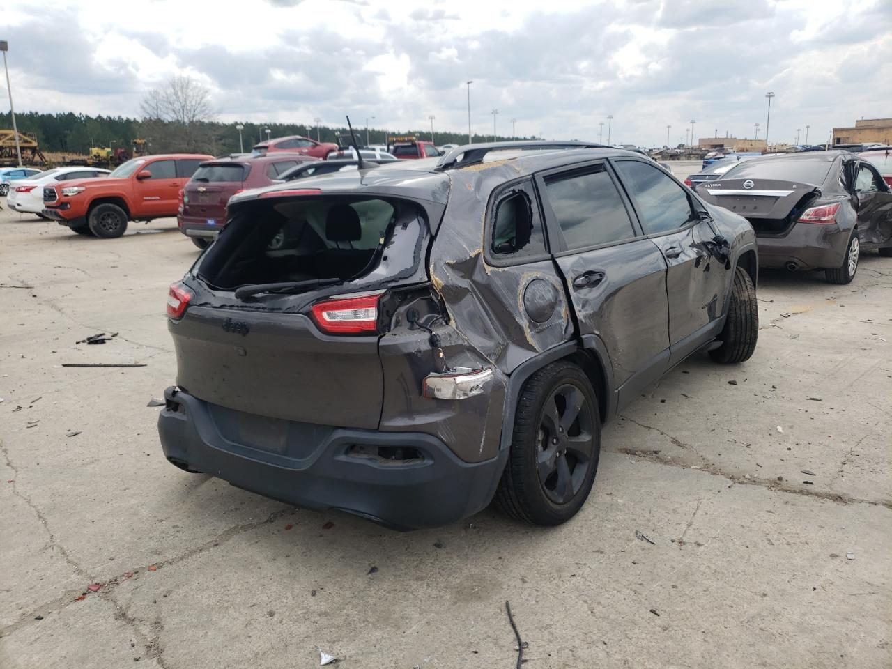 Photo 4 from auction – 2018 JEEP CHEROKEE L with VIN 1C4PJLCB3JD552953