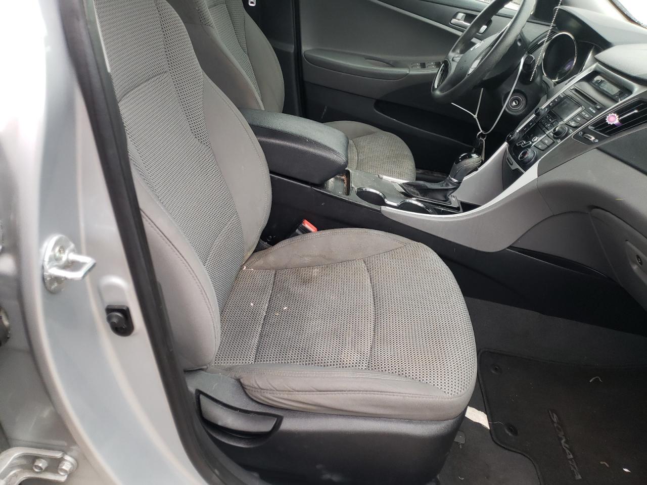 Photo 5 from auction – 2012 HYUNDAI SONATA GLS with VIN 5NPEB4AC4CH420156