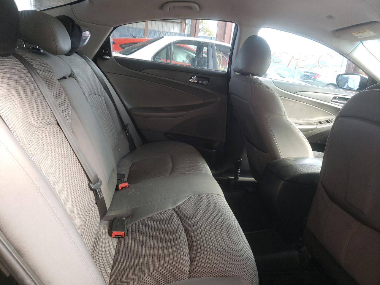 Photo 6 from auction – 2011 HYUNDAI SONATA GLS with VIN 5NPEB4AC1BH098137