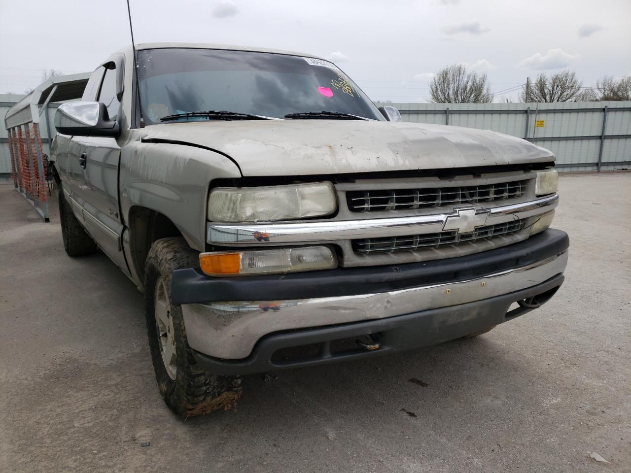 Photo 14 from auction – 2000 CHEVROLET SILVERADO with VIN 1GCEK19T9YE107842