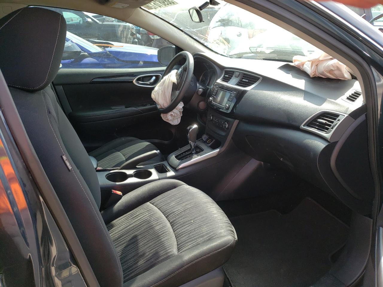 Photo 5 from auction – 2016 NISSAN SENTRA S with VIN 3N1AB7AP1GL674371