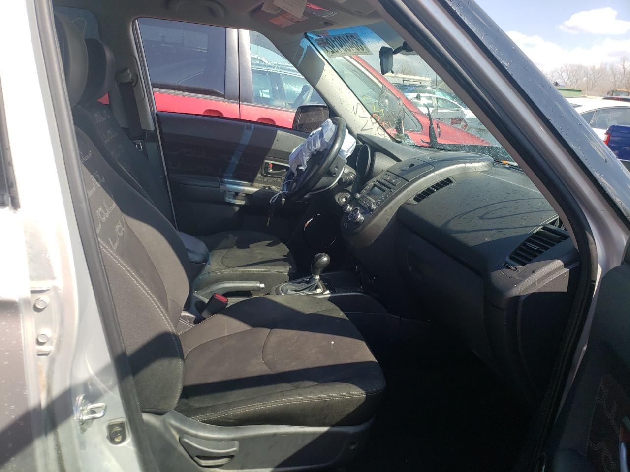 Photo 5 from auction – 2013 KIA SOUL + with VIN KNDJT2A6XD7765918