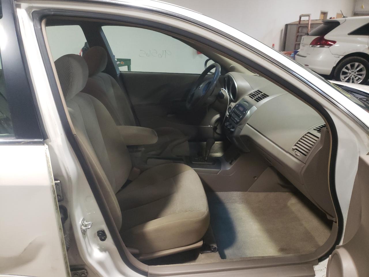 Photo 5 from auction – 2004 NISSAN ALTIMA BAS with VIN 1N4AL11D24C184581