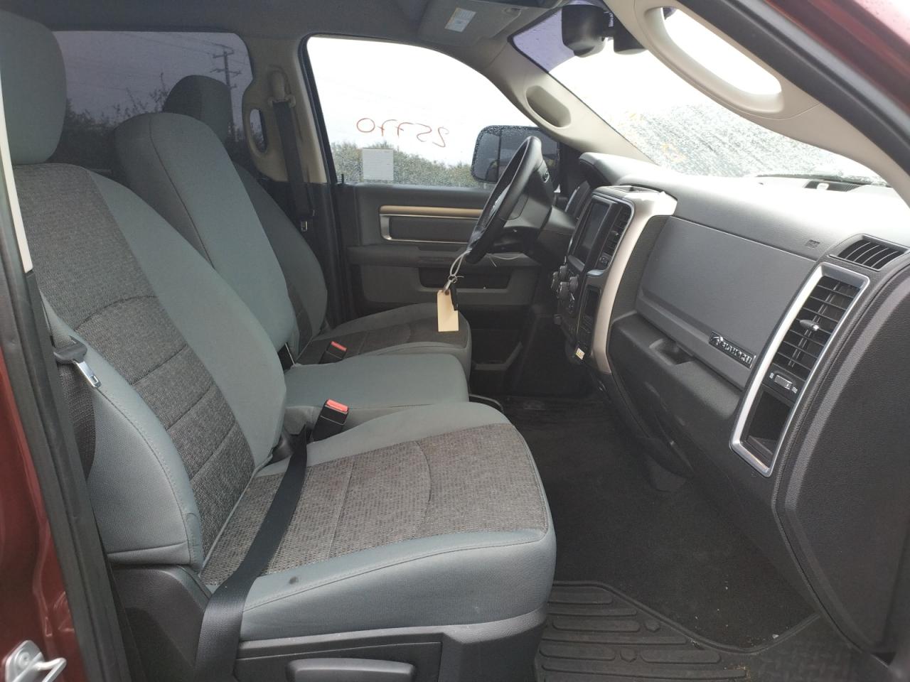 Photo 5 from auction – 2017 RAM 1500 SLT with VIN 3C6RR7LTXHG669001
