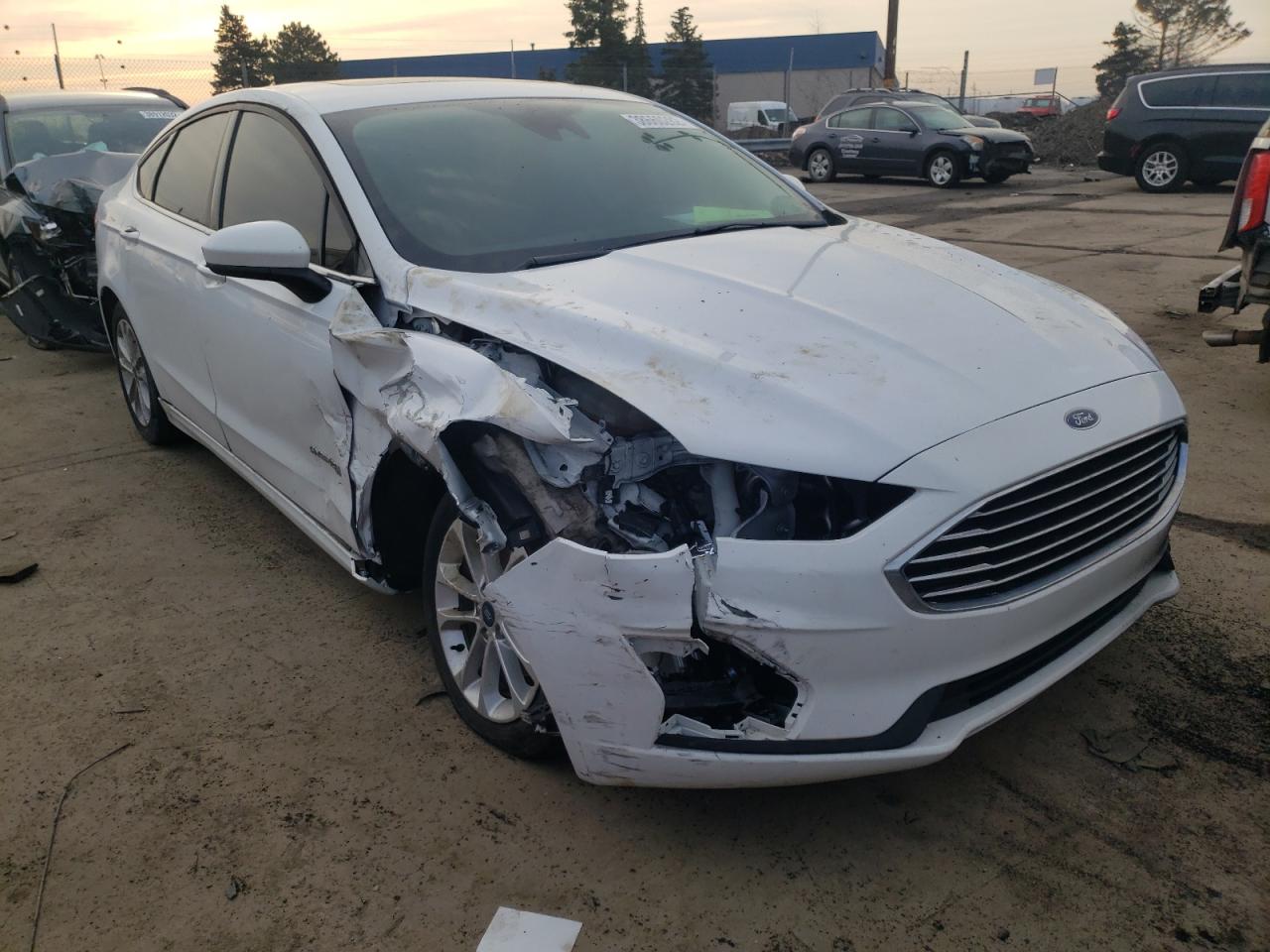 FORD FUSION SE 2019 with VIN 3FA6P0LU7KR166917 - Photo from auction