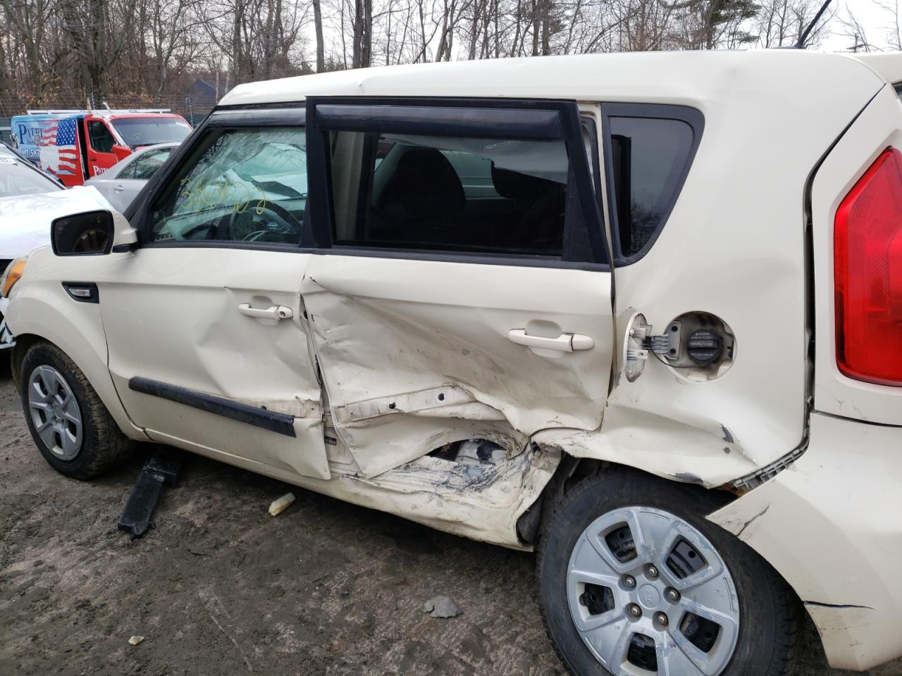 Photo 10 from auction – 2013 KIA SOUL with VIN KNDJT2A55D7484455