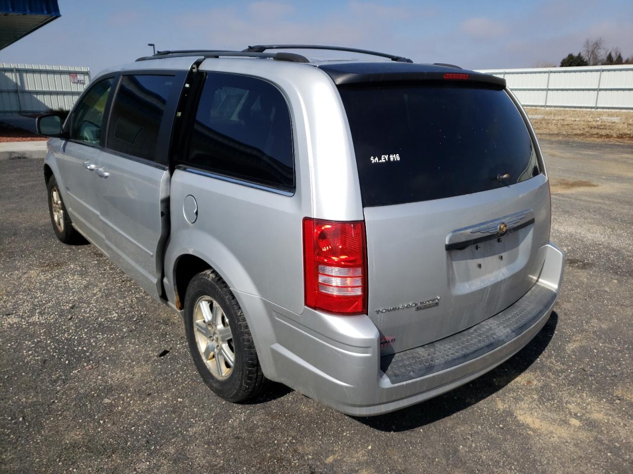 Photo 3 from auction – 2008 CHRYSLER TOWN & COU with VIN 2A8HR54P28R833175