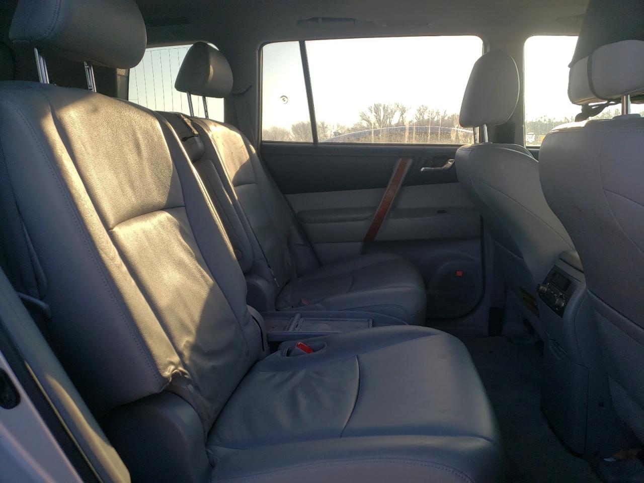 Photo 6 from auction – 2009 TOYOTA HIGHLANDER with VIN JTEES42A792132408