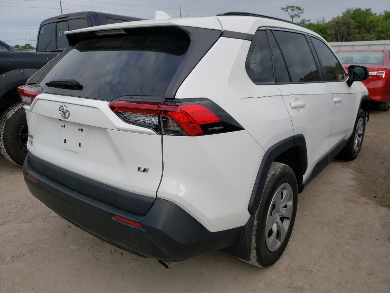 Photo 4 from auction – 2019 TOYOTA RAV4 LE with VIN 2T3H1RFV3KW050607