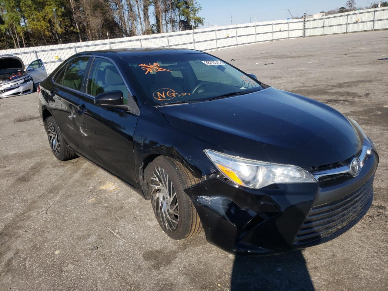 TOYOTA CAMRY LE 2017 with VIN 4T1BF1FK3HU664380 - Photo from auction