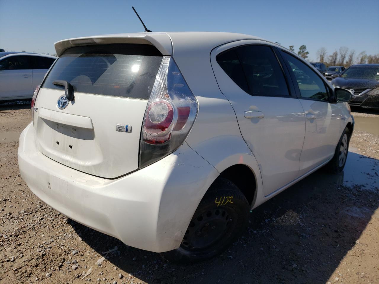 Photo 4 from auction – 2014 TOYOTA PRIUS C with VIN JTDKDTB31E1068007