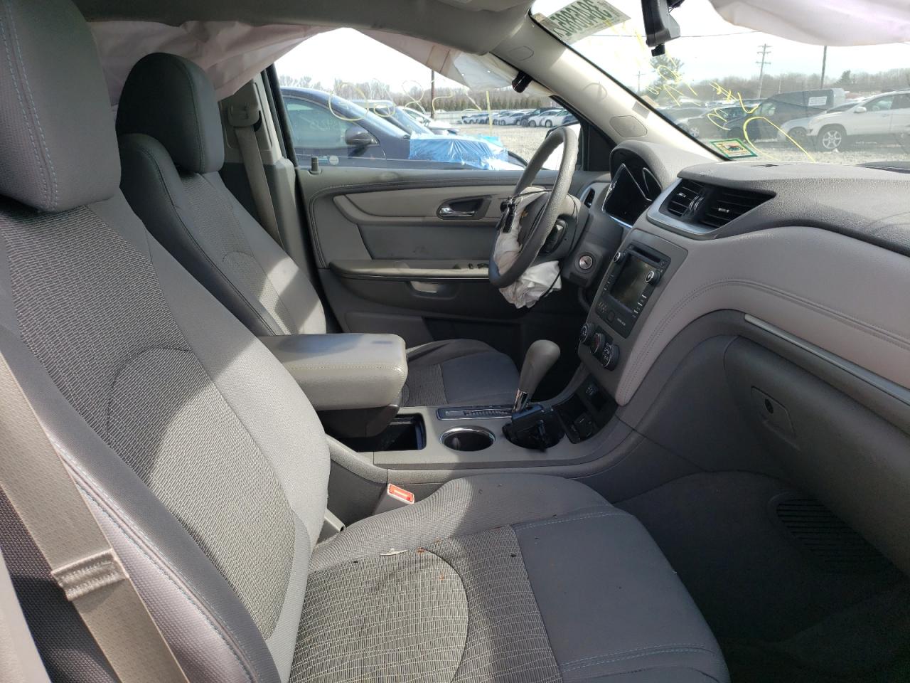 Photo 5 from auction – 2016 CHEVROLET TRAVERSE L with VIN 1GNKRFED4GJ170449