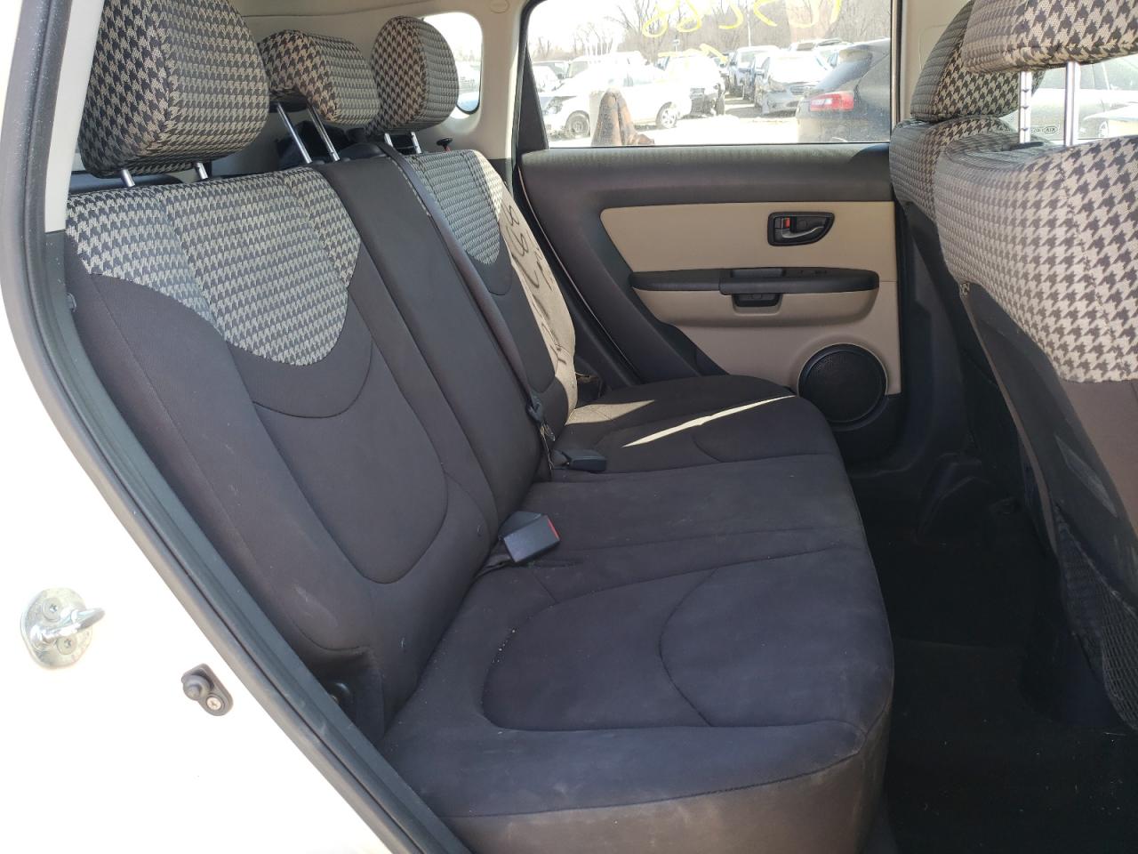 Photo 6 from auction – 2011 KIA SOUL + with VIN KNDJT2A28B7724715