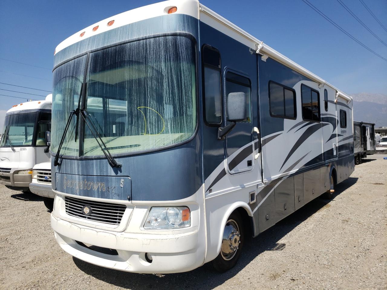 Photo 14 from auction – 2004 FORD MH with VIN 1F6NF53S740A11567