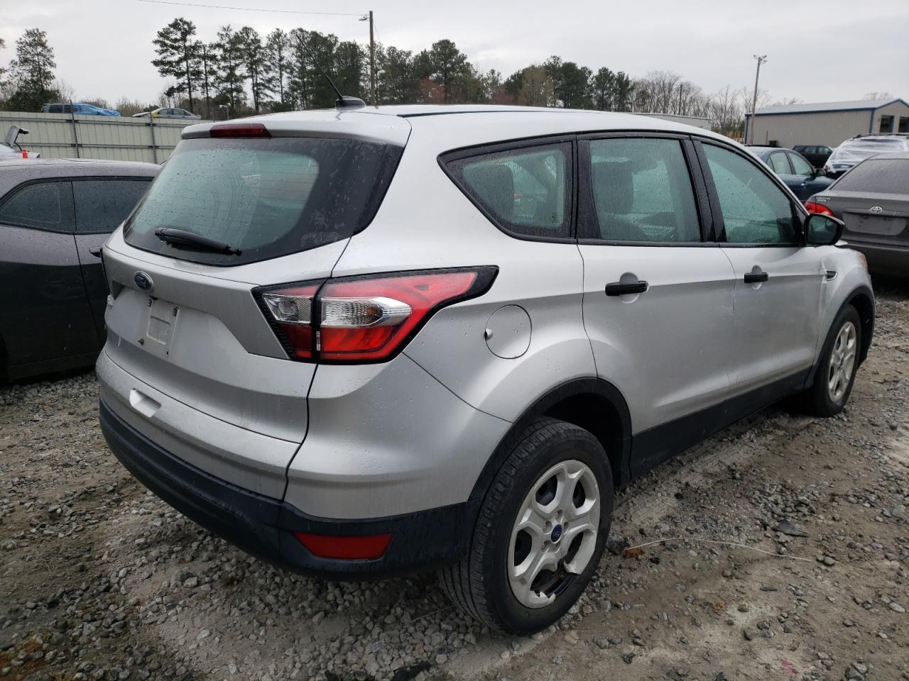 Photo 4 from auction – 2017 FORD ESCAPE S with VIN 1FMCU0F7XHUD56977