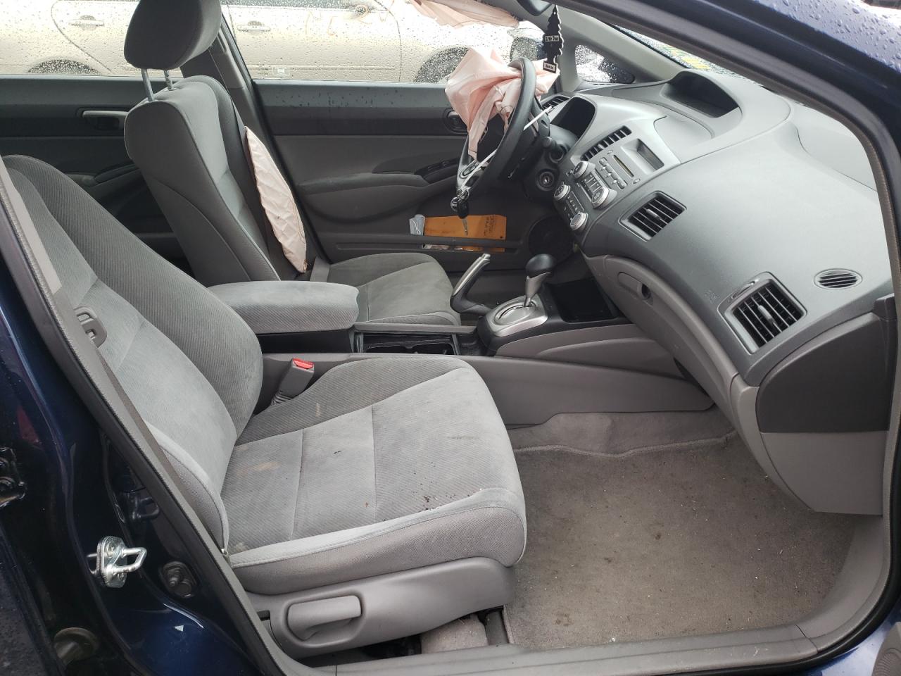 Photo 5 from auction – 2009 HONDA CIVIC LX with VIN 19XFA16599E003547