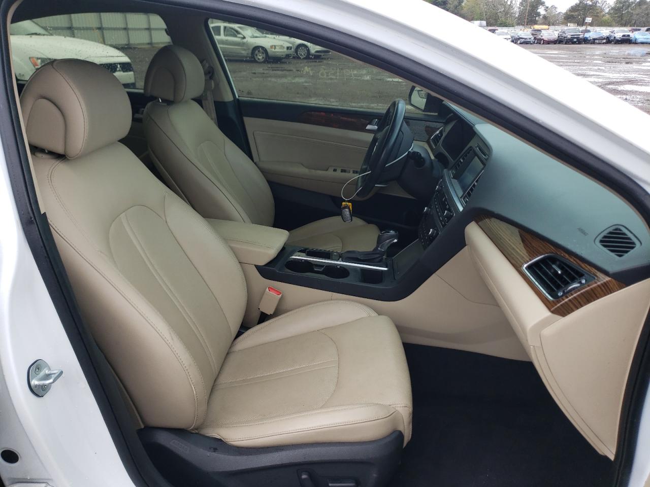 Photo 5 from auction – 2016 HYUNDAI SONATA SPO with VIN 5NPE34AF2GH336544