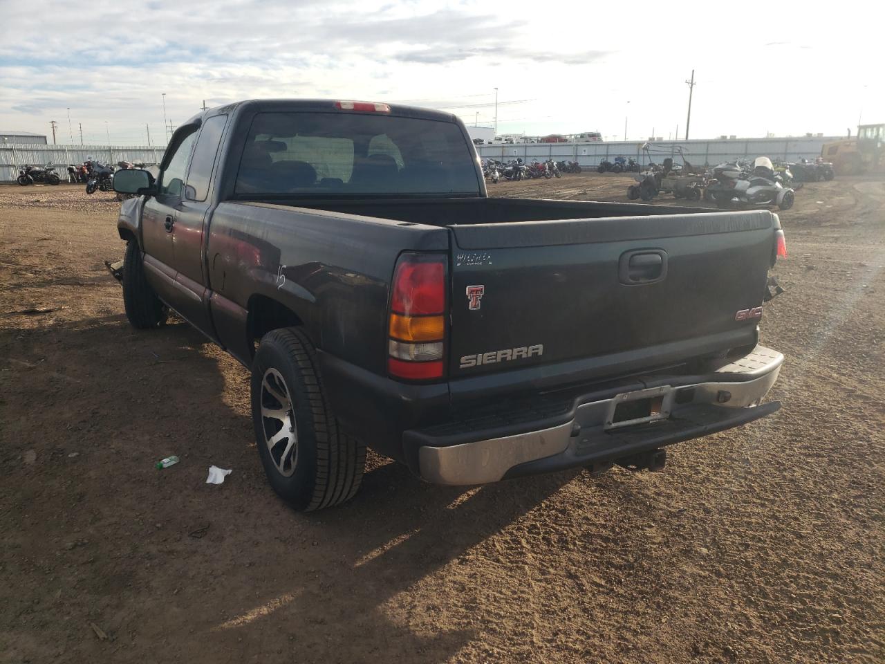Photo 3 from auction – 2006 GMC NEW SIERRA with VIN 1GTEC19V96Z299512