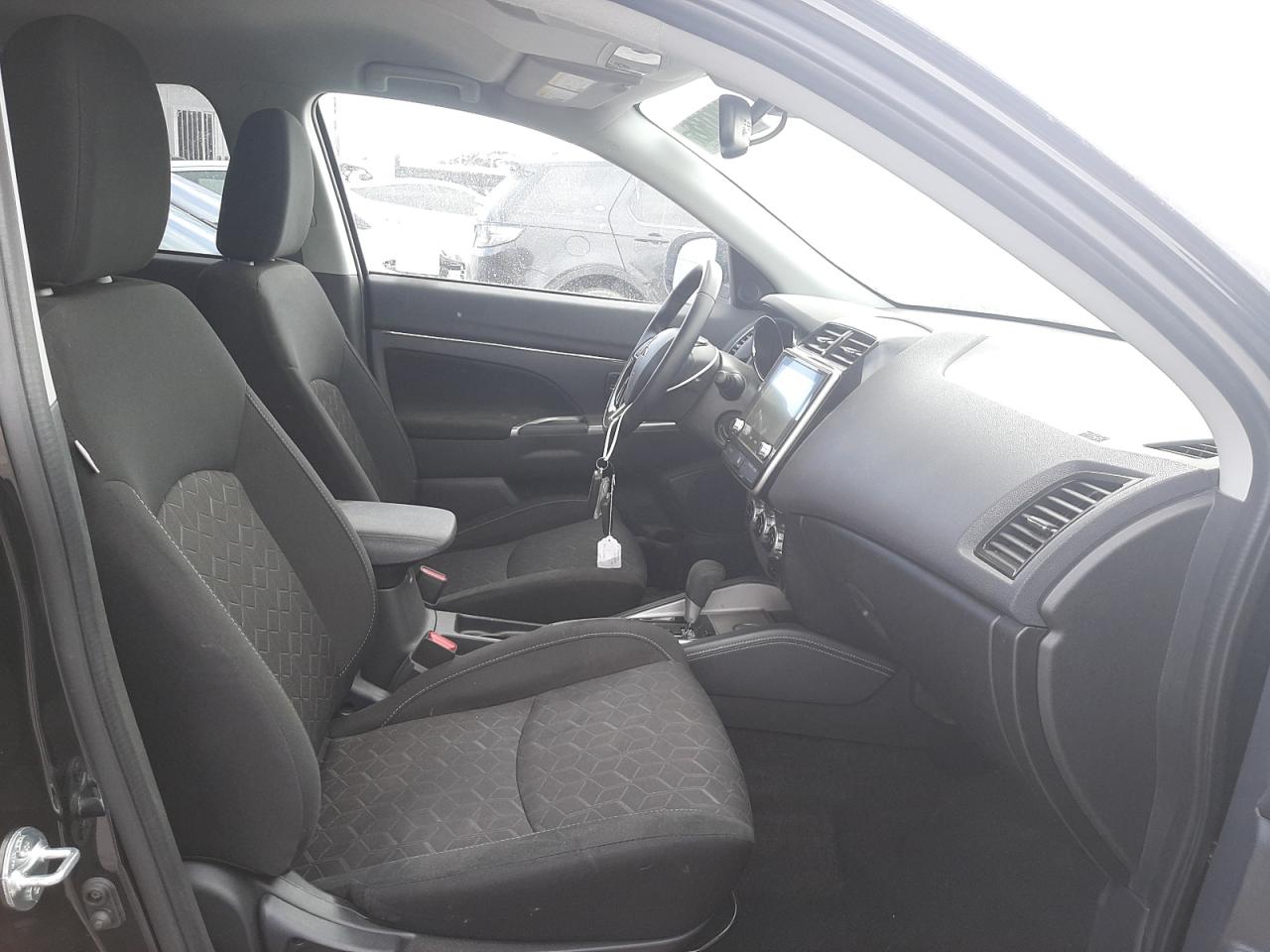 Photo 5 from auction – 2021 MITSUBISHI OUTLANDER with VIN JA4APVAU0MU015492