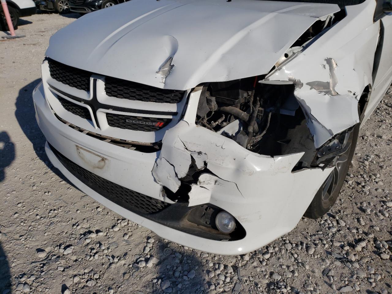 Photo 9 from auction – 2017 DODGE GRAND CARA with VIN 2C4RDGEG0HR596660