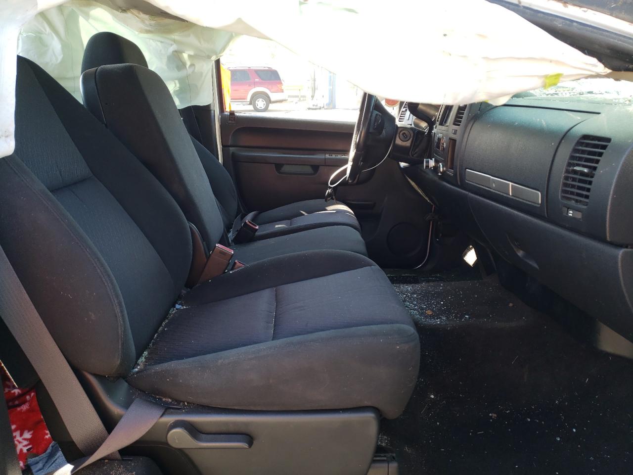 Photo 5 from auction – 2011 CHEVROLET SILVERADO with VIN 1GCRCSE00BZ294467