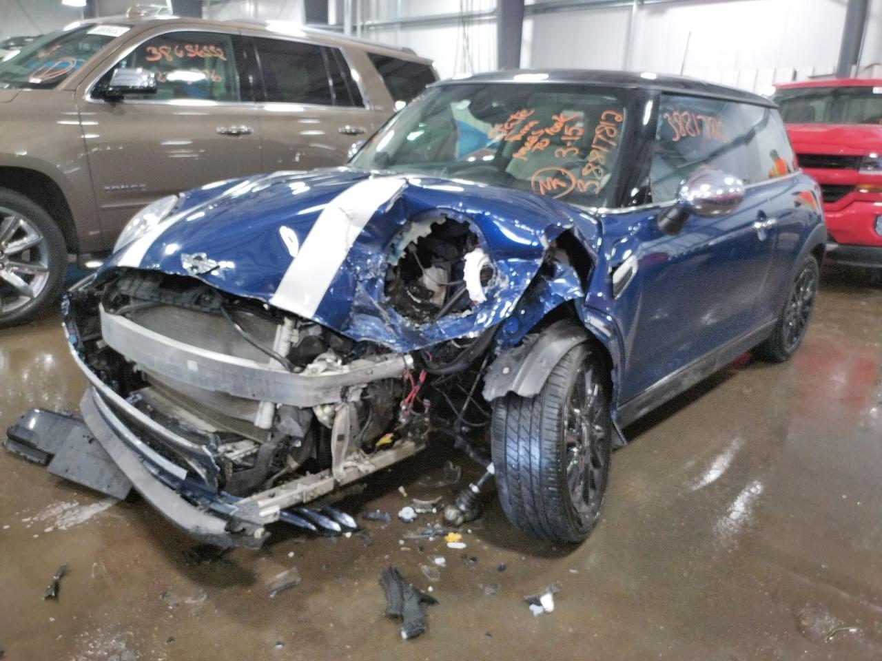 Photo 2 from auction – 2014 MINI COOPER with VIN WMWXM5C56ET932505