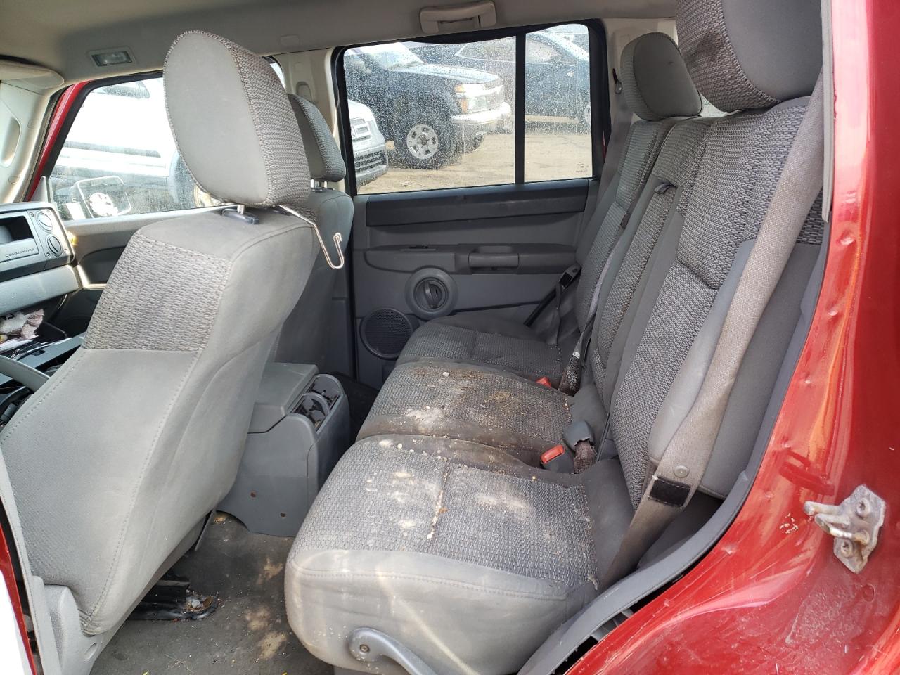 Photo 6 from auction – 2006 JEEP COMMANDER with VIN 1J8HG48K76C206072