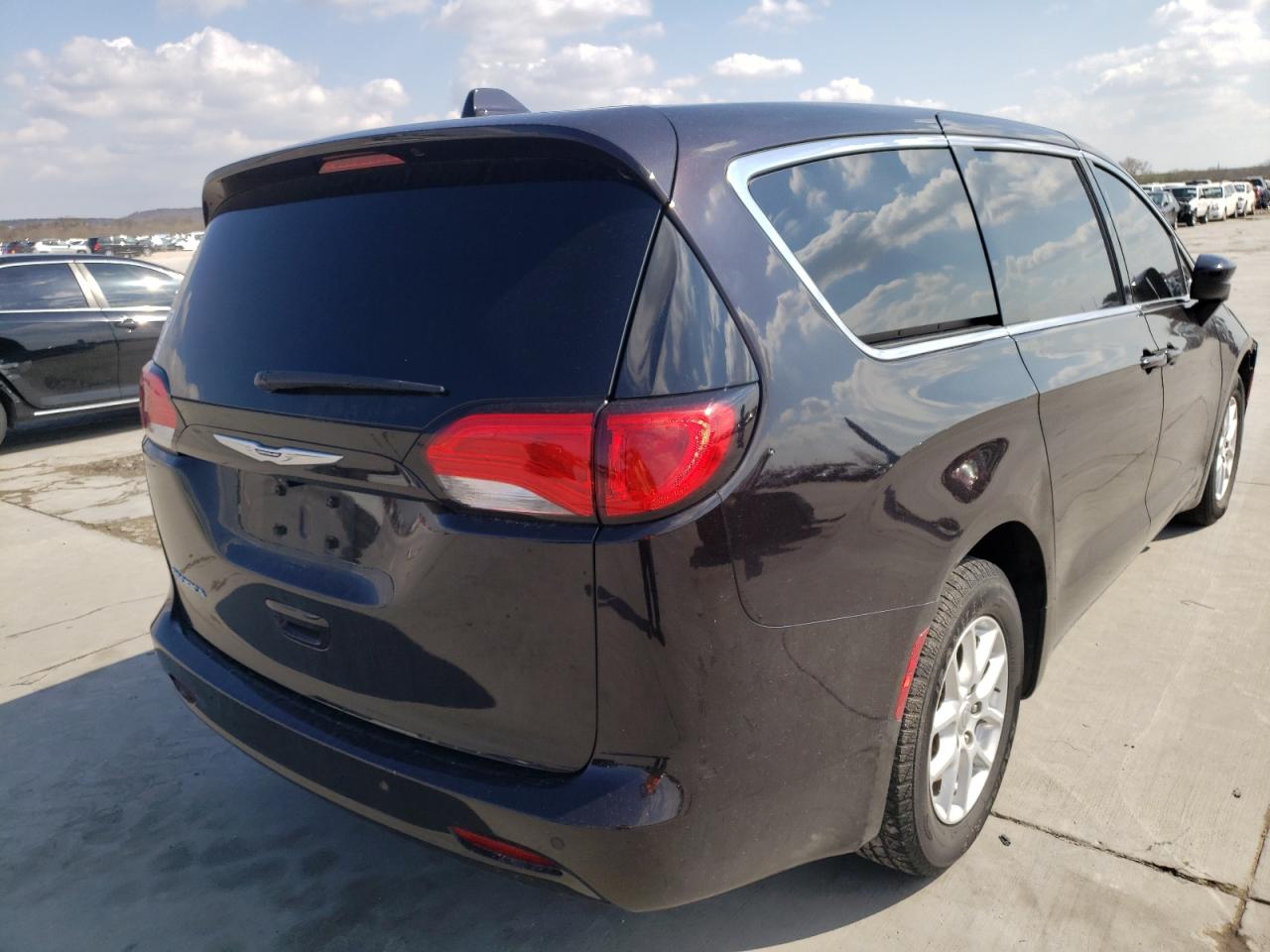 Photo 4 from auction – 2018 CHRYSLER PACIFICA L with VIN 2C4RC1CG8JR340484