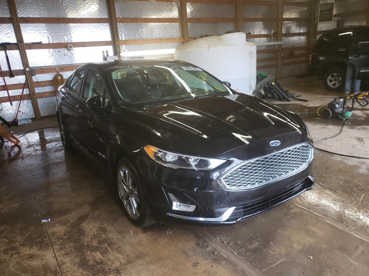 FORD FUSION TIT 2019 with VIN 3FA6P0RU3KR243208 - Photo from auction