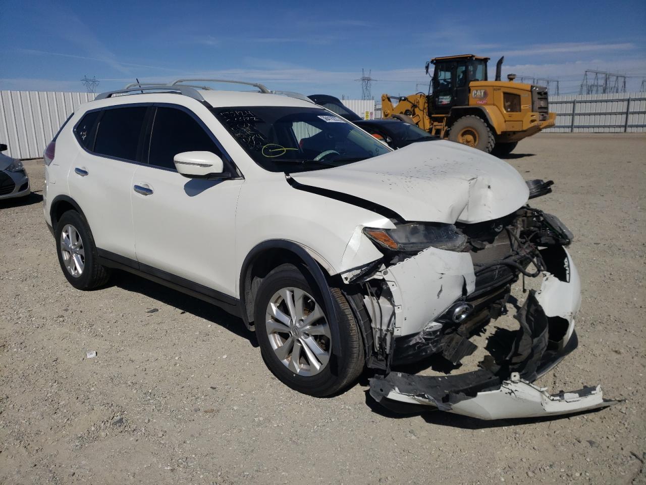 NISSAN ROGUE S 2015 with VIN 5N1AT2MT2FC895277 - Photo from auction